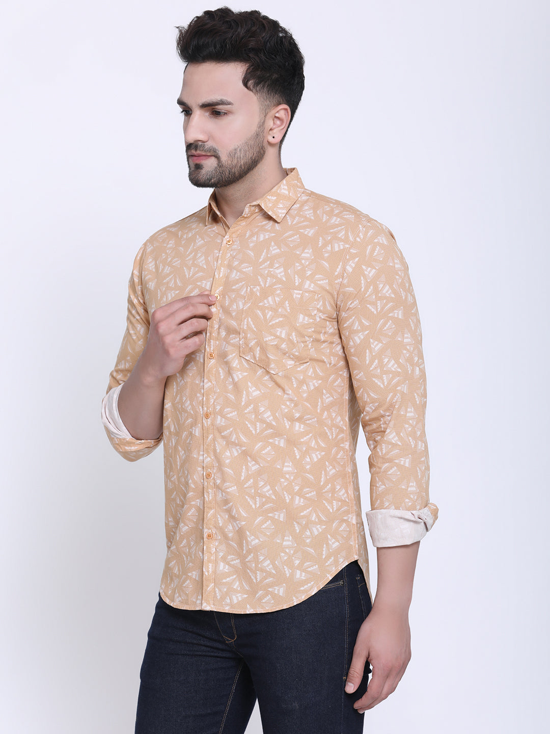 Crosscreek Men Beige & White Slim Fit Printed Casual Shirt Crosscreek