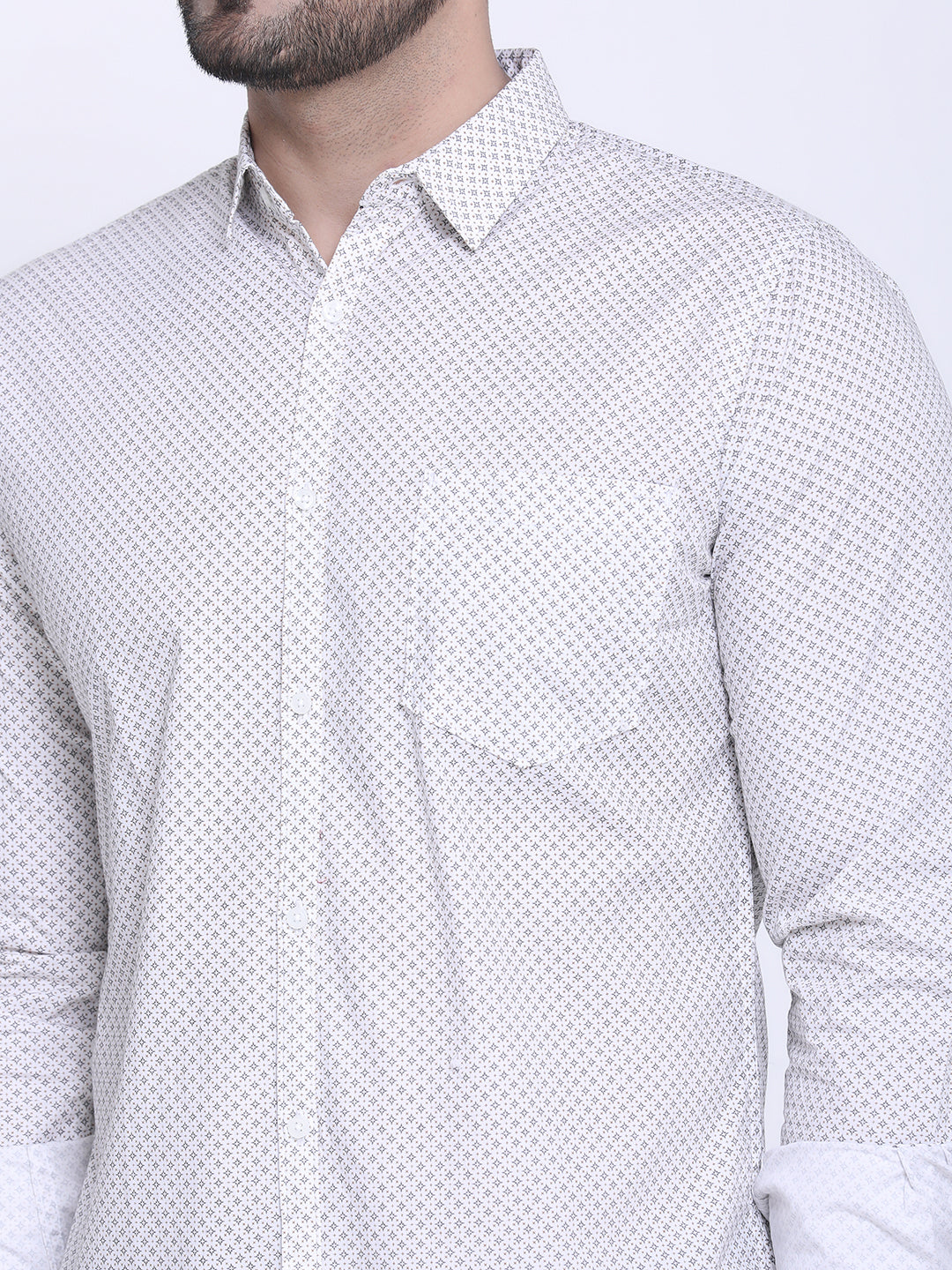 Crosscreek Men White Slim Fit Solid Casual Shirt Crosscreek