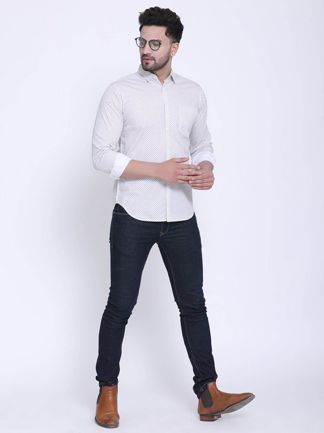 Crosscreek Men White Slim Fit Solid Casual Shirt Crosscreek
