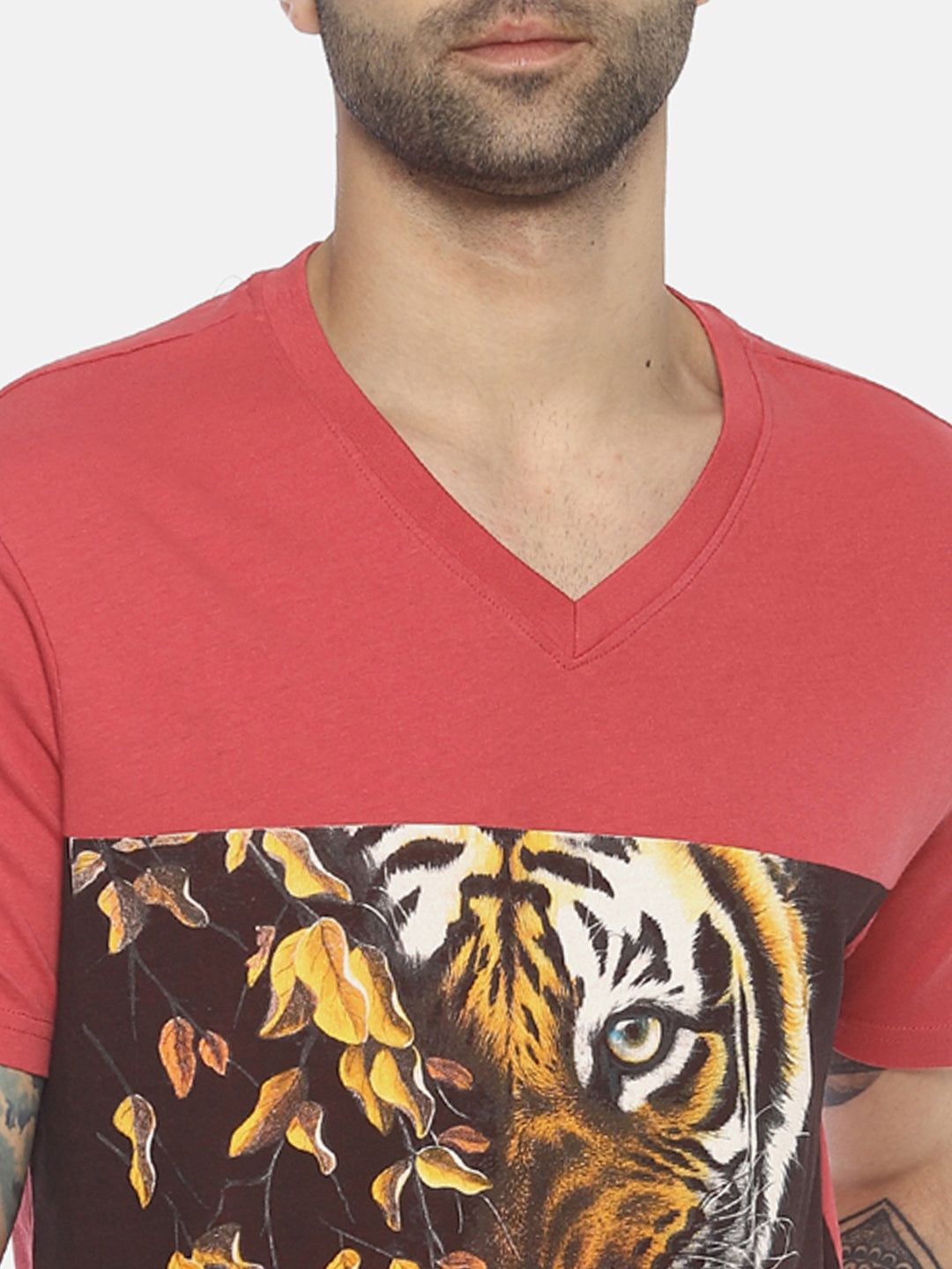 Tiger Eyes With Leaves Dark Pink Printed Men T-Shirt Wolfpack