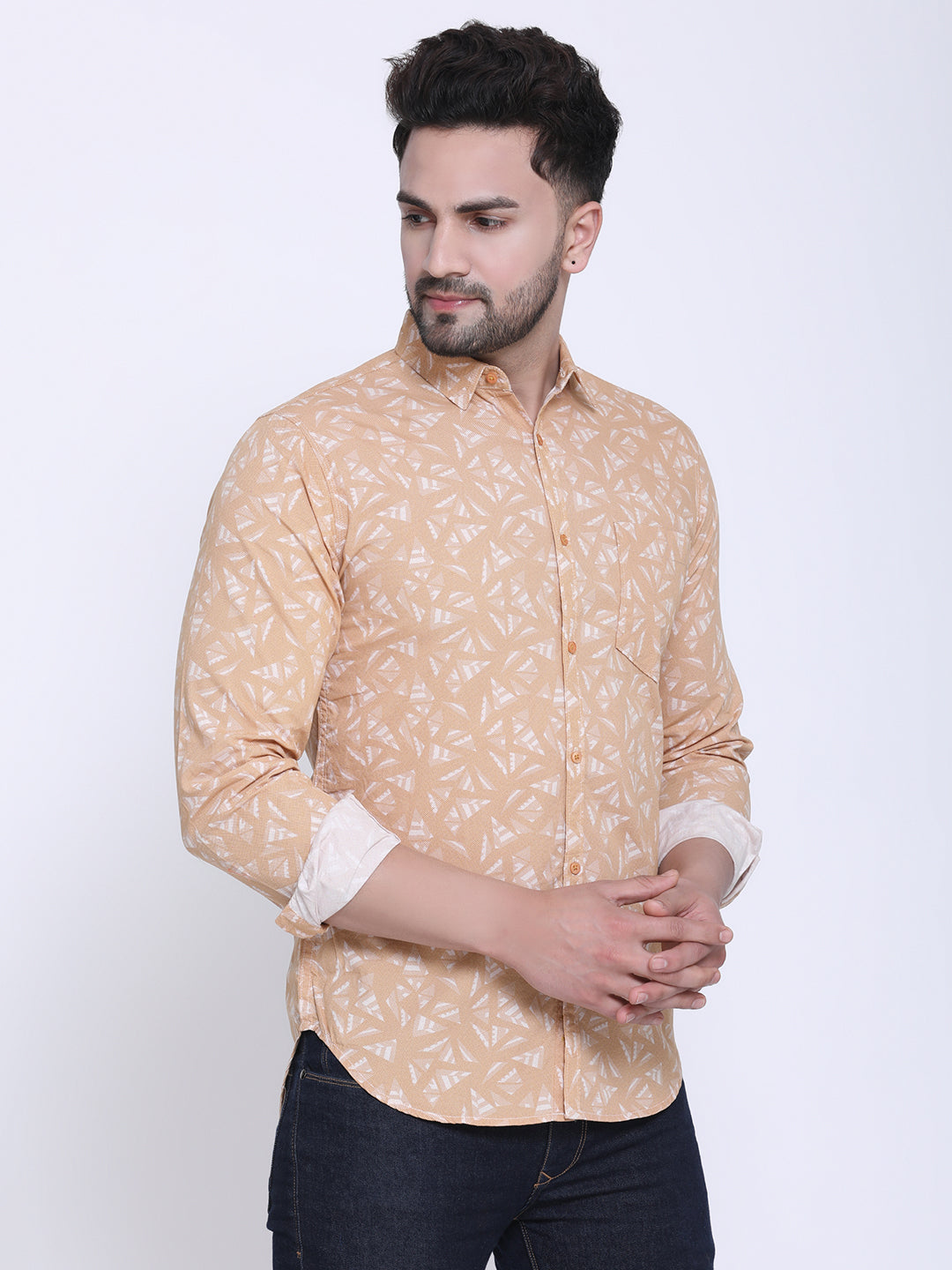 Crosscreek Men Beige & White Slim Fit Printed Casual Shirt Crosscreek